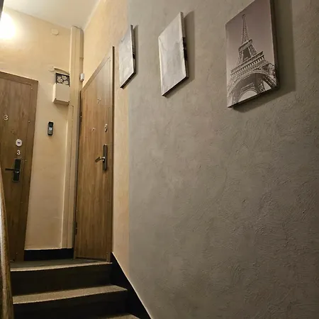 Svečių namai Kauno Apartamentai Su Balkonu *