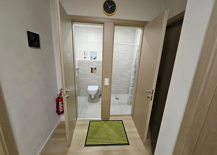 Kauno Apartamentai Su Balkonu בית הארחה